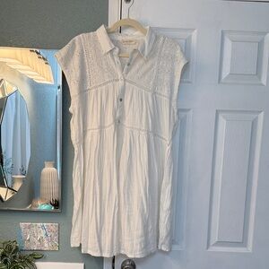 White Sleeveless Button-Up Blouse